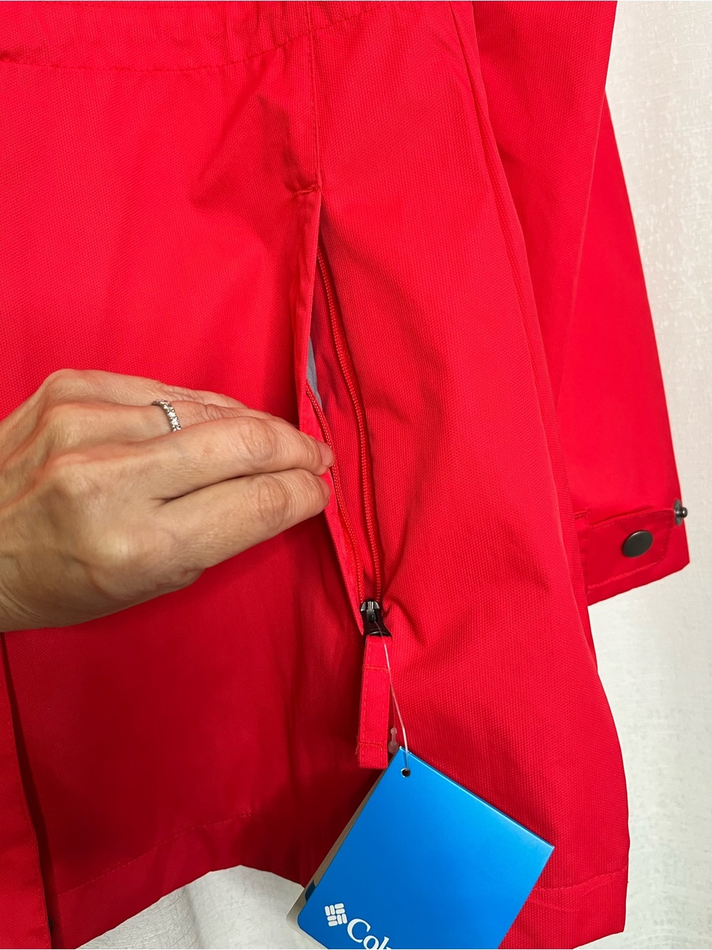 Columbia Women’s Red Waterproof Hooded Jacket Medium - Picture 6 of 11